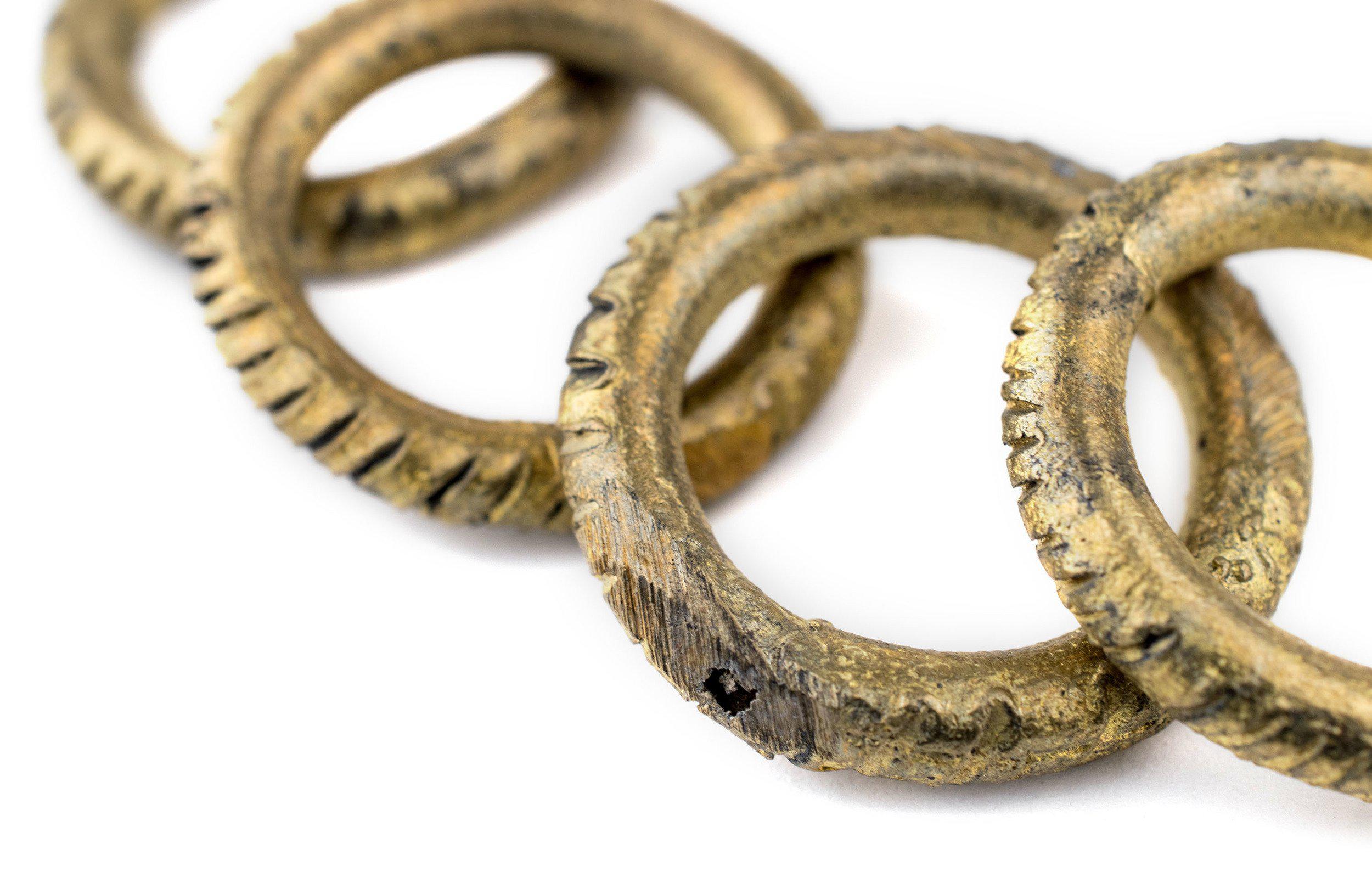 Бронзовое кольцо история жизни обычной семьи 38. Обручальные кольца в древнем Египте. Металлические кольца деньги. Кольцо и деньги. Первые металлические деньги кольца.
